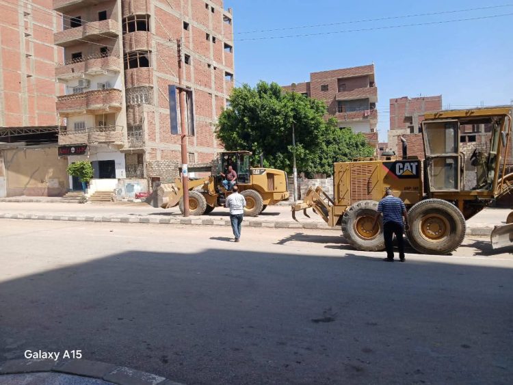 المنيا تواصل حملات النظافة وصيانة الإنارة لبيئة آمنة ونظيفة