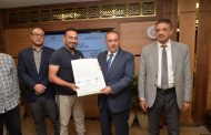 محافظ أسيوط يكرم أبطال كيك بوكسينج بدرنكة بعد تألقهم في بطولة كأس العالم بتركيا