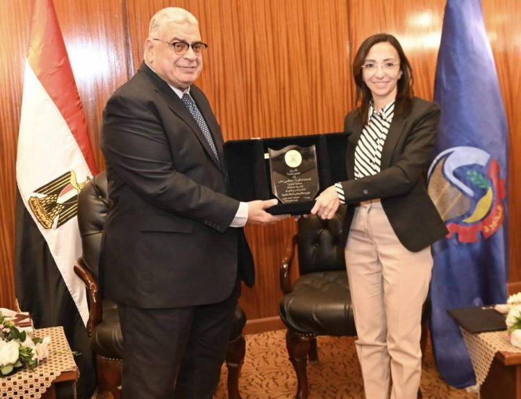 محافظ البحيرة تدعم منظومة التوثيق وتسهل الخدمات القانونية الحديثة