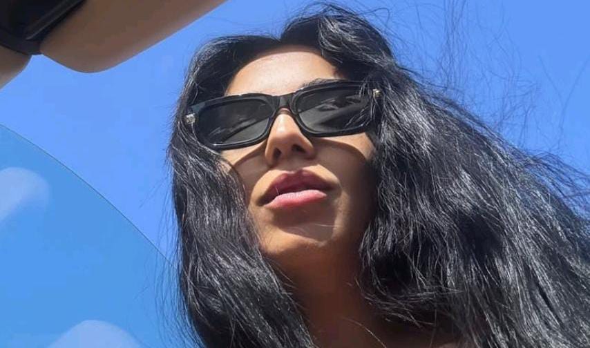 سلمى أبو ضيف تظهر بإطلالة ساحرة وبدون ميكب