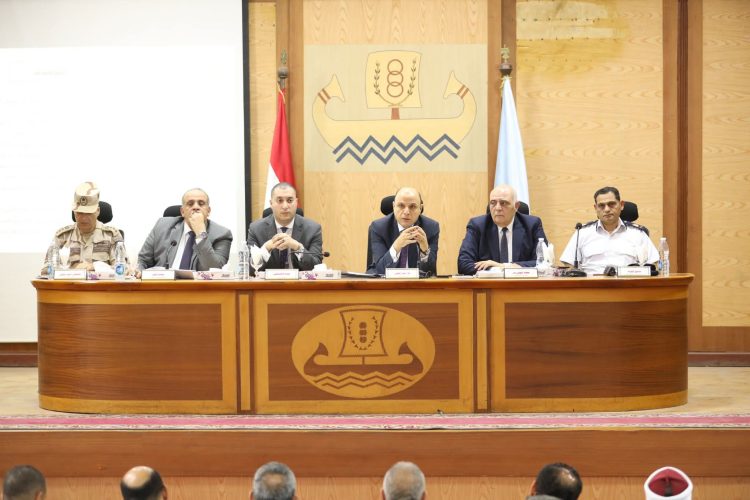 محافظ كفرالشيخ يترأس المجلس التنفيذي ويطلق قرارات خدمية وتنموية جديدة