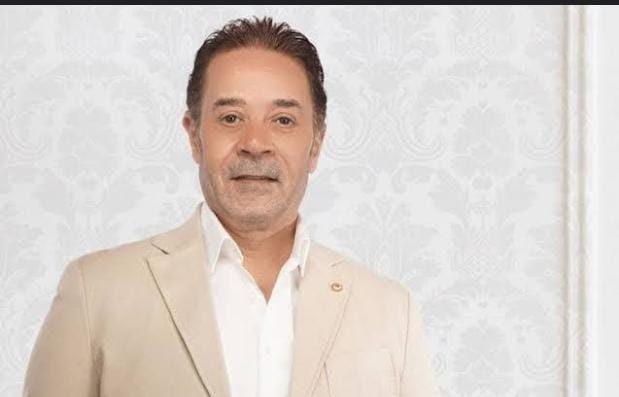 مدحت صالح يحيي حفلًا كبيرًا بالأوبرا لدعم العاملين