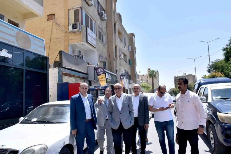 محافظ الأقصر يتفقد شوارع المدينة لمتابعة مستوى النظافة العام