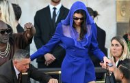 كايلي وكيندال جينر تتألقان بإطلالة ساحرة في حفل ما بعد زفاف جيف بيزو