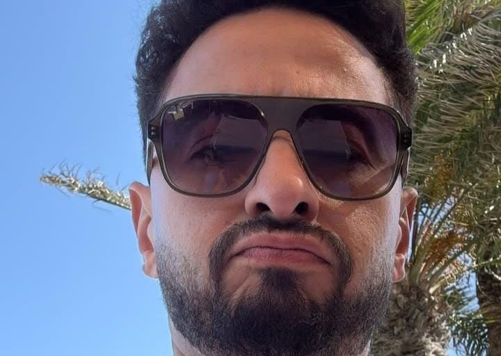 حمادة هلال يشارك جمهوره أحدث إطلالاته استعدادًا للمهرجان العربي