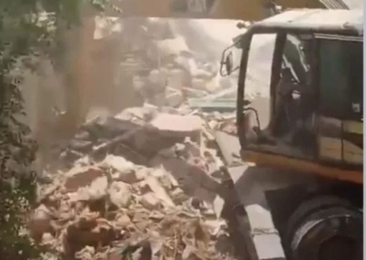 مصرع وإصابة 5 أشخاص إثر إنهيار عقار سكني بأسيوط 