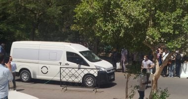 وصول جثمان الفنان لطفي لبيب إلى كنيسة 