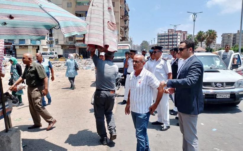 حملة مكبرة لإعادة الانضباط بشارع العبور في حي المناخ
