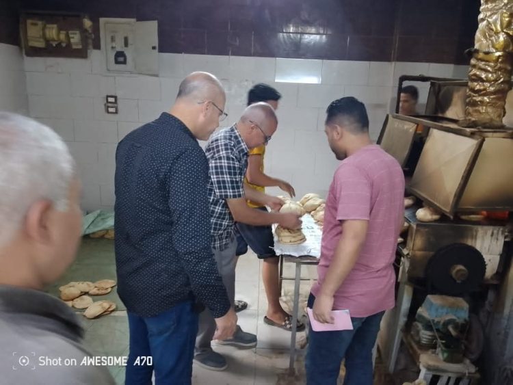 محافظ أسيوط يوجه بحملات تفتيش مفاجئة لضبط الأسواق والمخابز