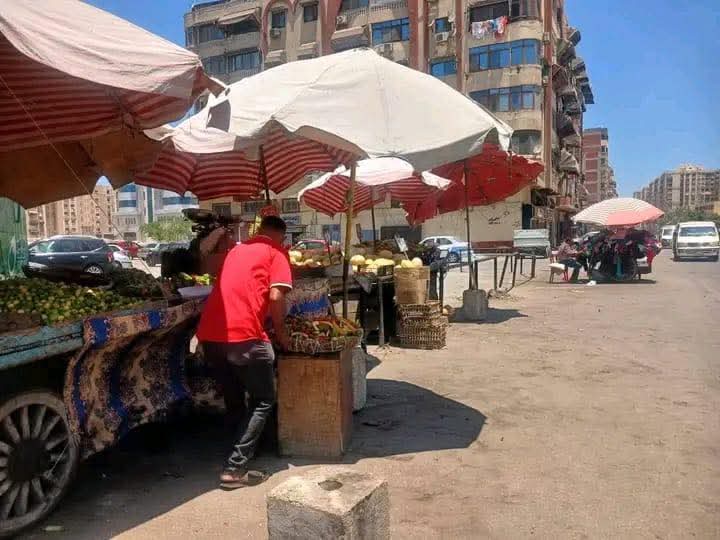 حملات مكبرة لإزالة الإشغالات والتعديات بحي الضواحي
