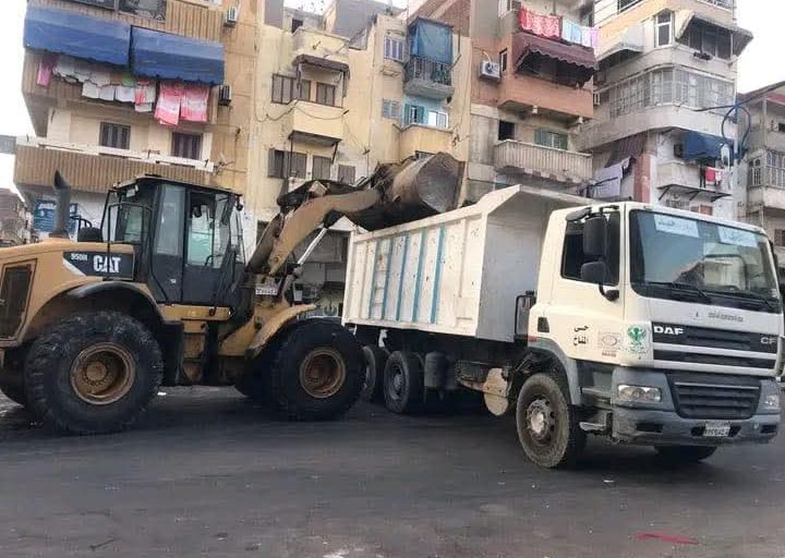 محافظ بورسعيد يقود حملات نظافة موسعة بحي المناخ ورفع كفاءة الشوارع