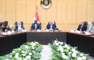 وزير الصناعة والنقل يلتقي نظيره بجمهورية سيراليون لبحث تدعيم التعاون المشترك