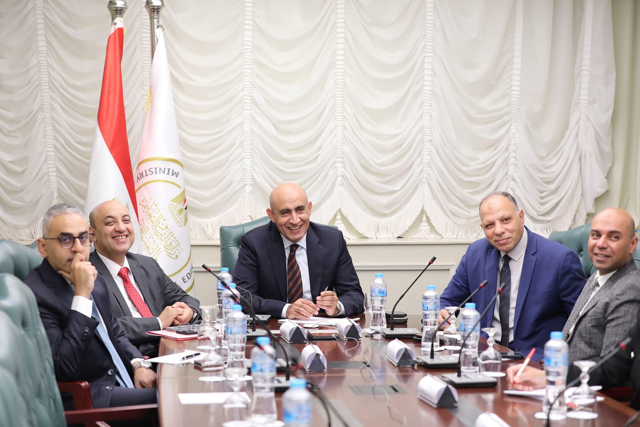 وزير التربية يستعرض الاجراءات والترتيبات النهائية لآخر أيام امتحانات الثانوية العامة