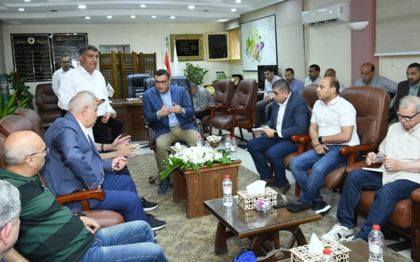 وزير الإسكان يتابع مشروعات مدينة السادات ويوجه بسرعة إنهاء عقود المستثمرين