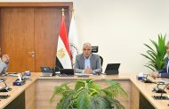 وزير الري يستعرض أحدث المعدات والتقنيات المستخدمة في مجال تطهير المجاري المائية