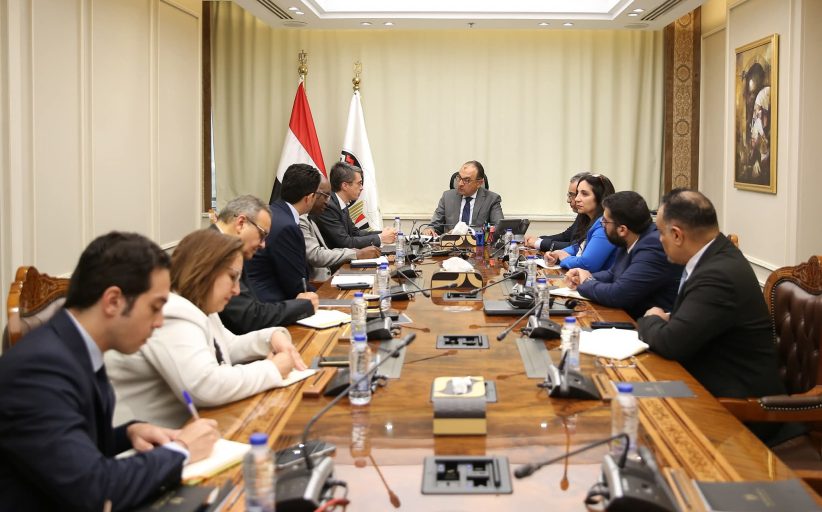وزير قطاع الأعمال العام يستقبل وفدًا من مجموعة البنك الدولي 
