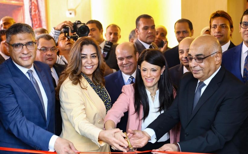 وزراء العدل والتخطيط والتنمية يفتتحون فرع توثيق محكمة جنوب الجيزة الابتدائية