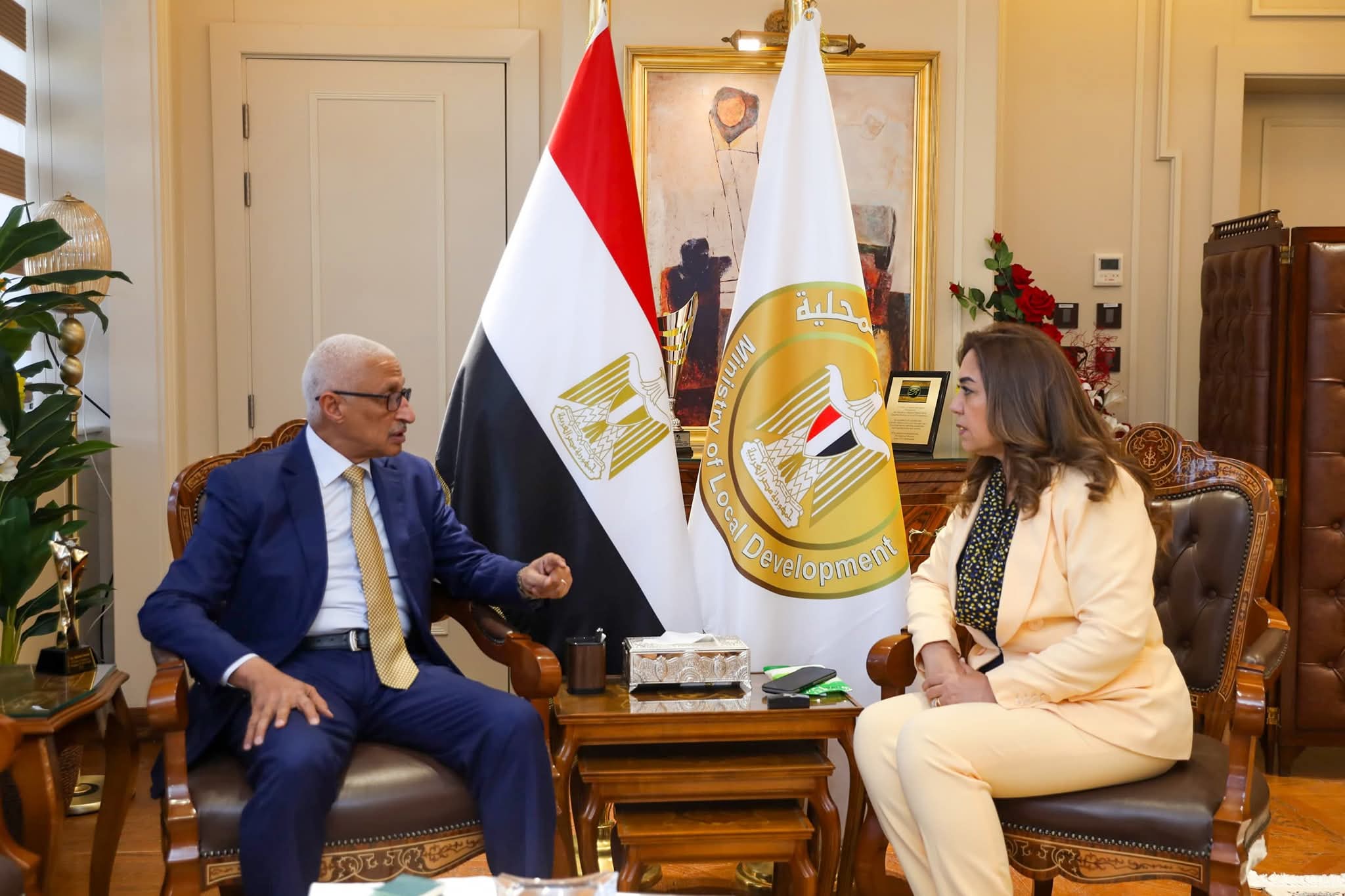 عوض تتابع مع محافظ شمال سيناء جهود التنمية ومشروعات الخطة الاستثمارية