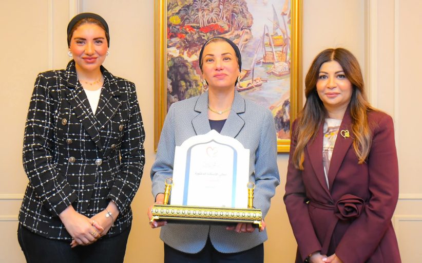 وزيرة البيئة تبحث مع ممثلى المبادرة توسيع انتشار مشروع 
