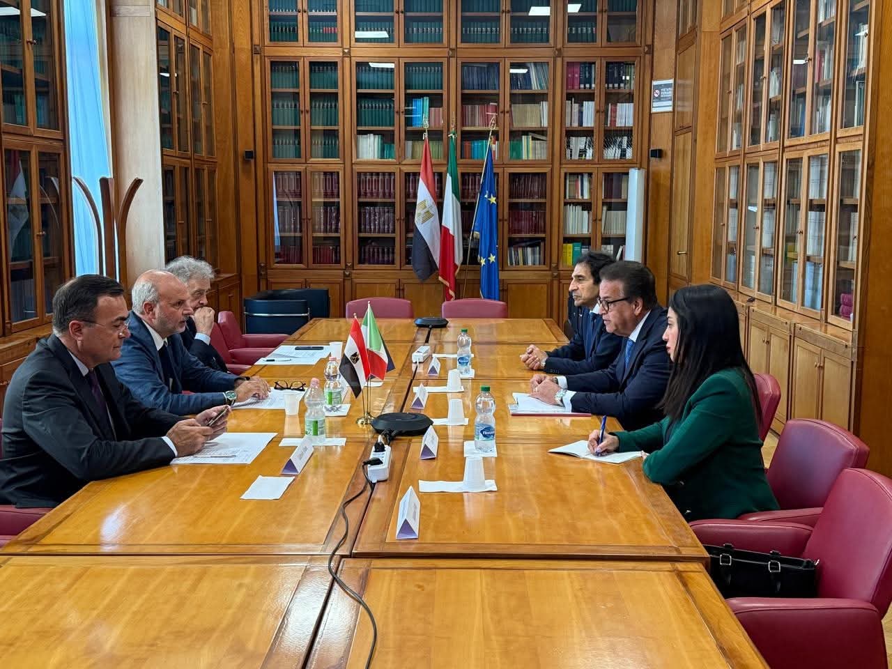 وزير الصحة يلتقي نظيره الإيطالي لمناقشة التعاون الثنائي