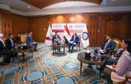 وزير البترول يلتقي وفد 