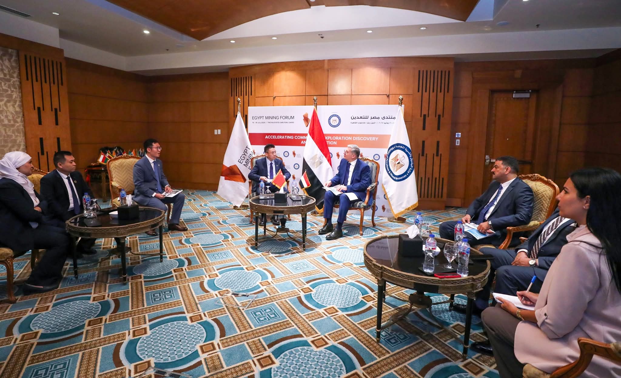 وزير البترول يلتقي وفد 