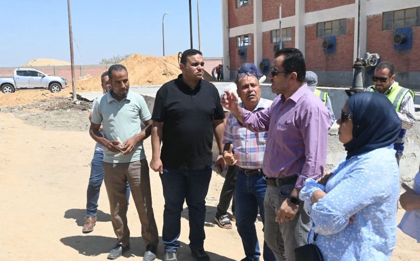 وزير الإسكان يتابع تطوير منظومة الصرف الصناعي بالعاشر من رمضان
