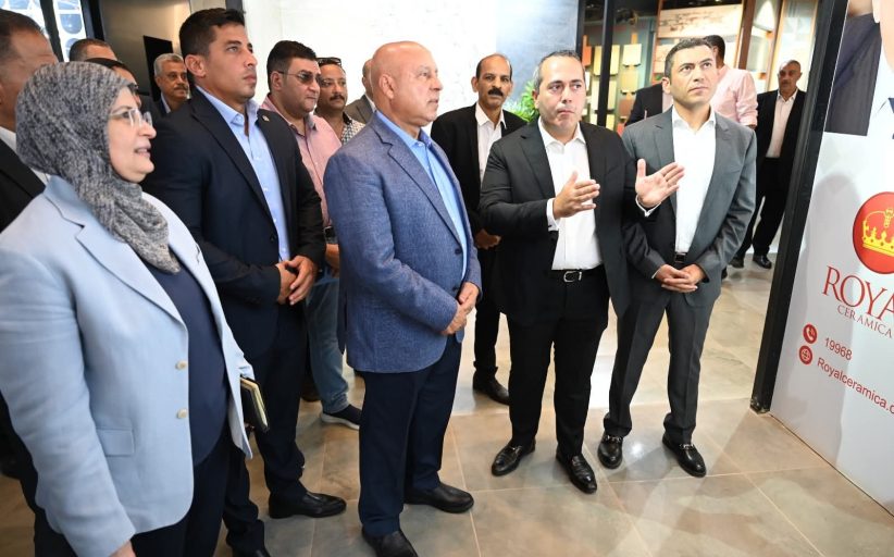 وزير النقل يشيد بمنتجات مصنع شركة سيراميكا رويال وعملياته الإنتاجية