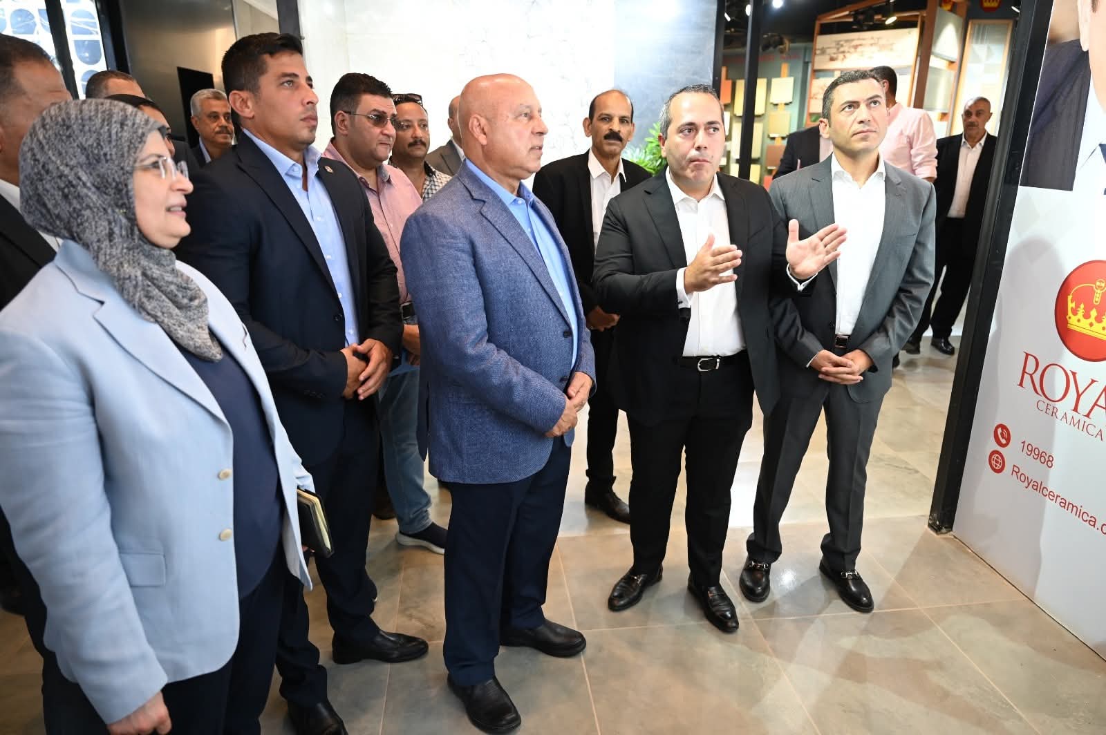 وزير النقل يشيد بمنتجات مصنع شركة سيراميكا رويال وعملياته الإنتاجية