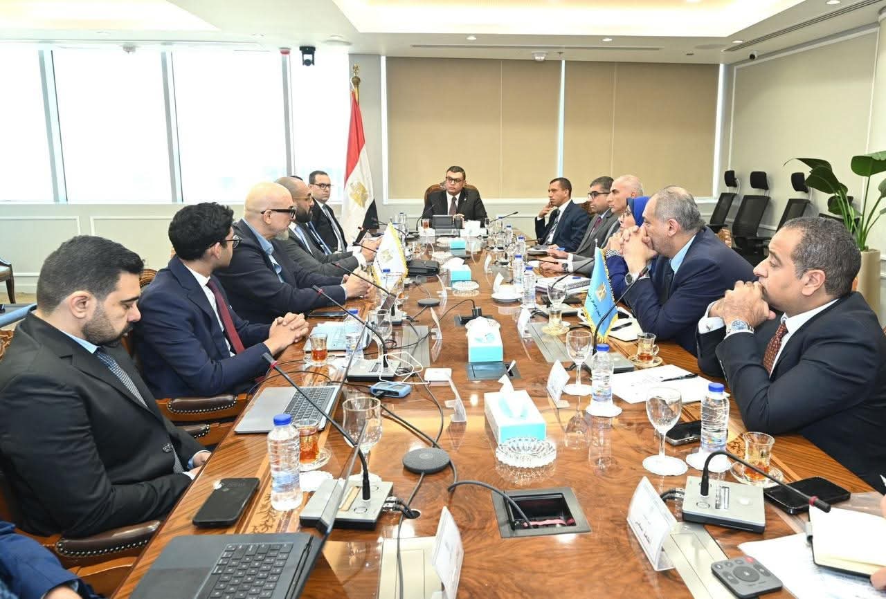 وزير الإسكان يتابع أخر المستجدات بشأن تدشين منصتين لتنظيم السوق العقارية وتصدير العقار المصري