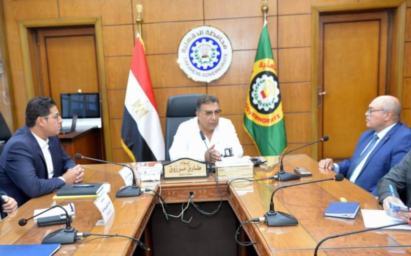 محافظ الدقهلية يناقش مستجدات إنشاء الموقف الحضاري بجديلة