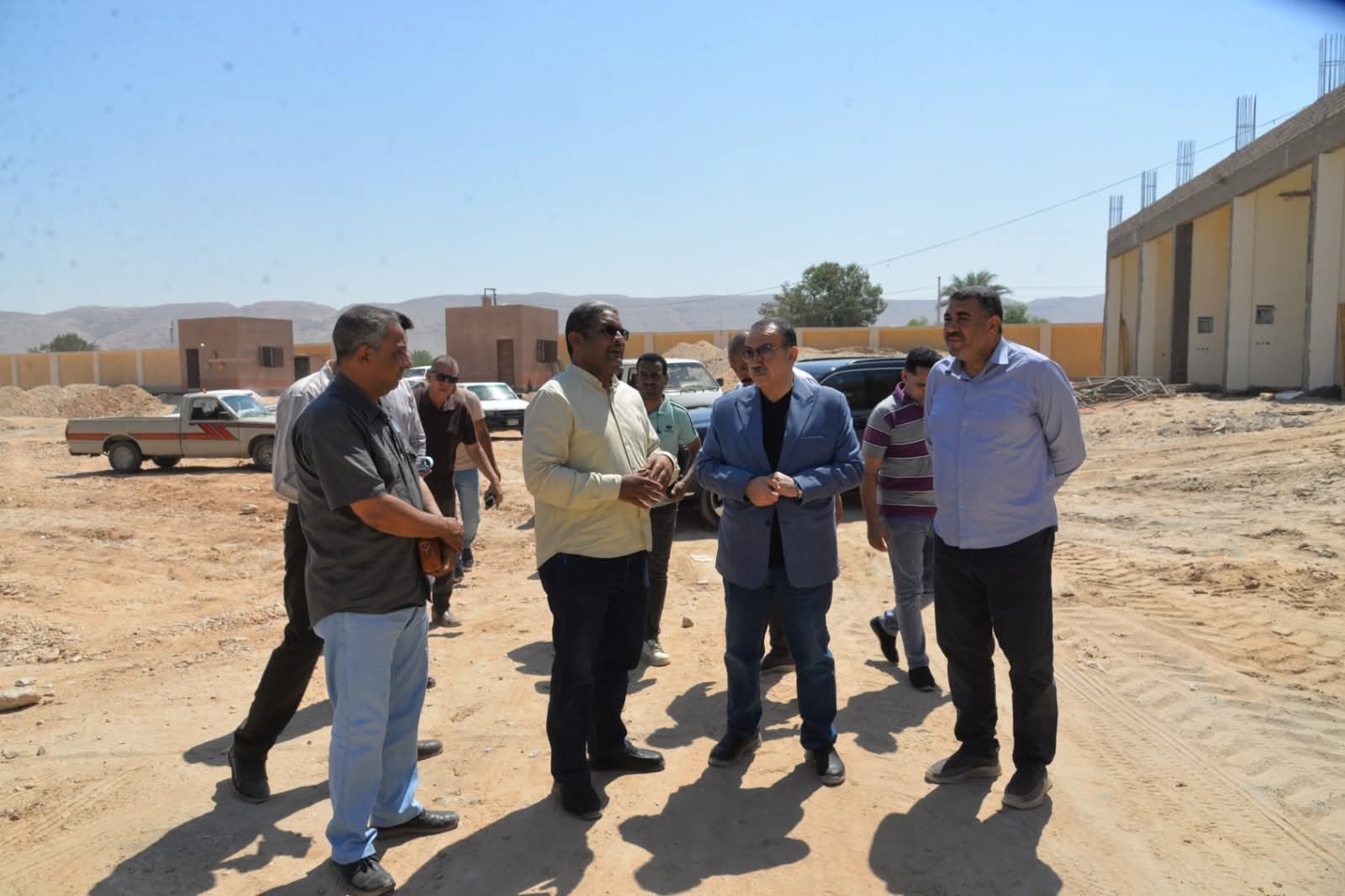 محافظ أسيوط يتفقد أعمال إنشاء سوق الجملة الجديد للخضار والفاكهة