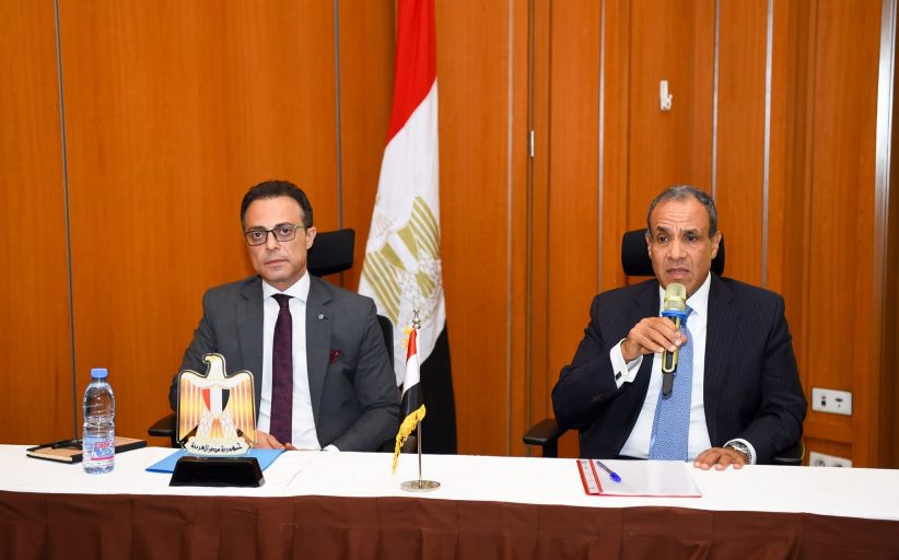 وزير الخارجية والهجرة يلتقي بالجالية المصرية في مالي