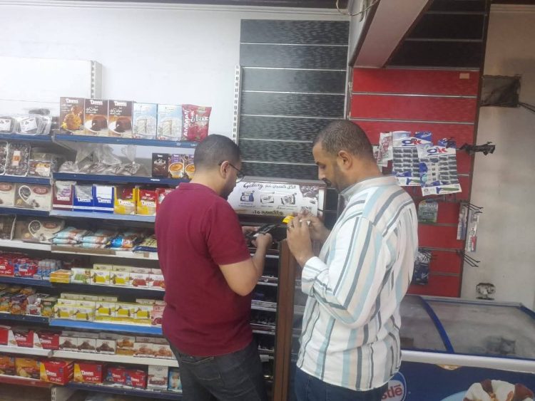 ضبط 93 مخالفة تموينية في حملات رقابية بالمنيا