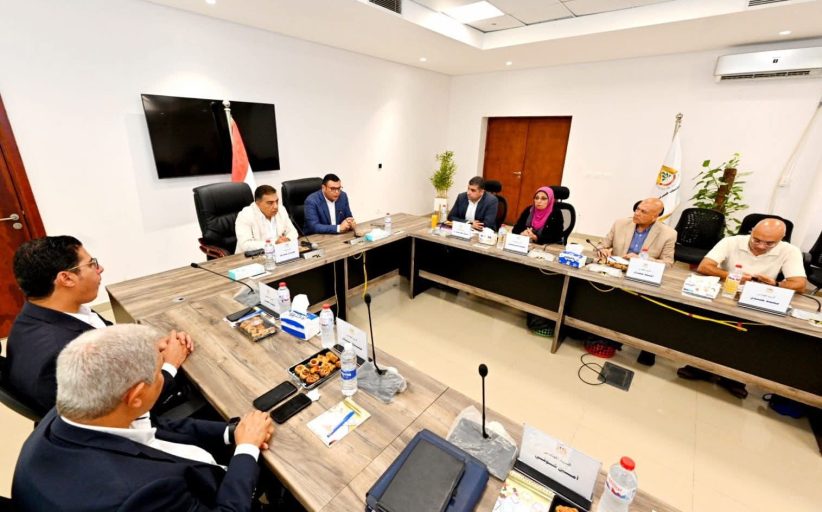 وزير الإسكان يتفقد منظومة مياه الشرب والصرف الصحي بالدقهلية