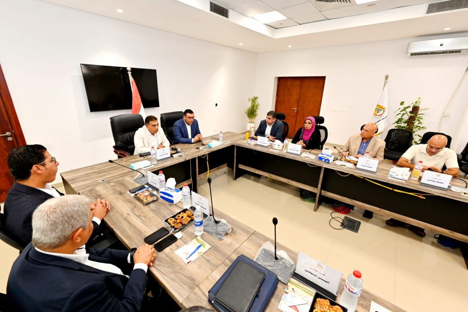 وزير الإسكان يتفقد منظومة مياه الشرب والصرف الصحي بالدقهلية