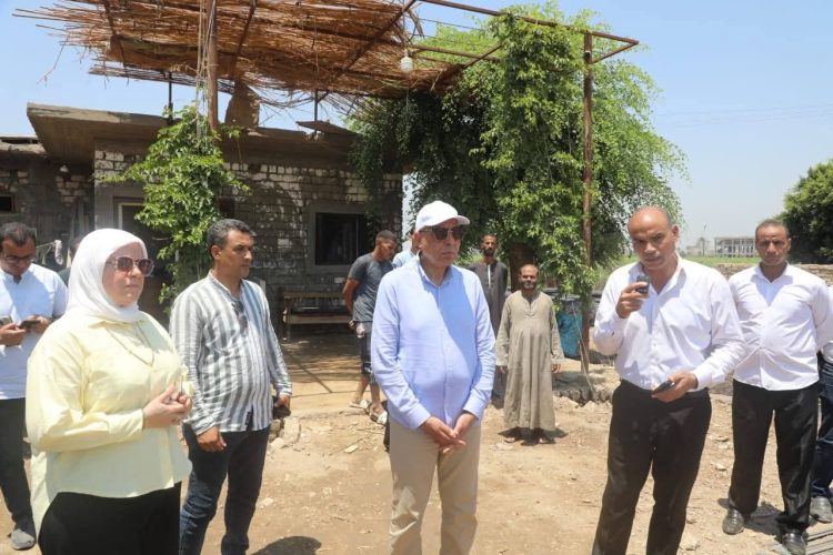 محافظ المنيا يعاين موقع سوق حضاري جديد لتجارة الجملة بسمالوط
