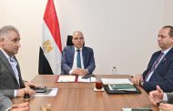وزير الري يتابع أعمال إزالة الحشائش وورد النيل وإزالة التعديات