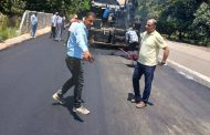 محافظ أسيوط يعلن بدء رصف طريق الكوم الأحمر بالعقال القبلي
