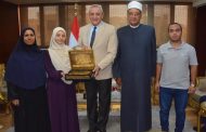 محافظ الغربية يستقبل أوائل الثانوية الأزهرية بالديوان عام