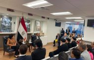 وزير الخارجية يستعرض جهود التحول الرقمي في الخدمات القنصلية