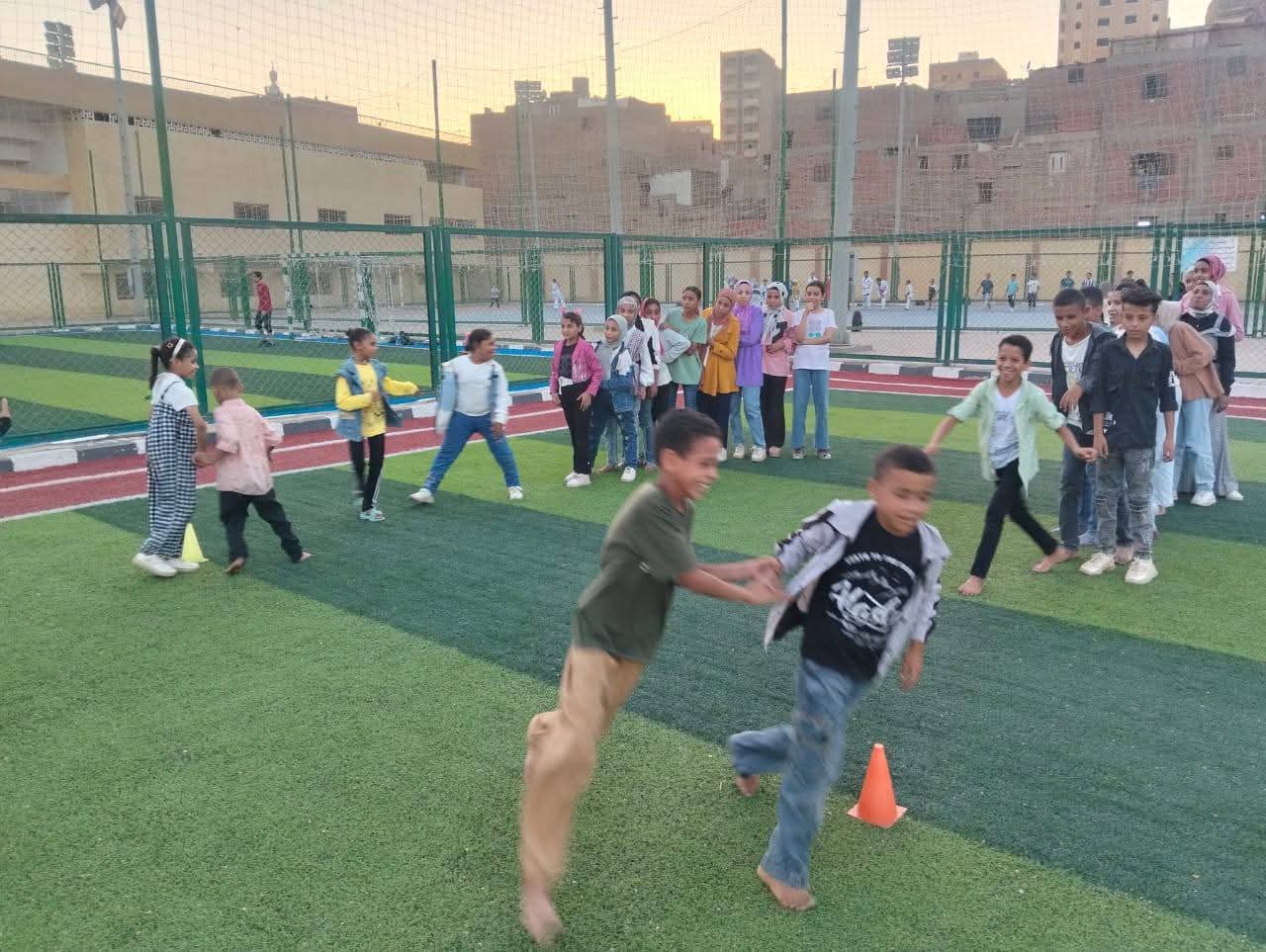 محافظ أسيوط يدعم الأنشطة الصيفية لتمكين الفتيات وبناء قدراتهن