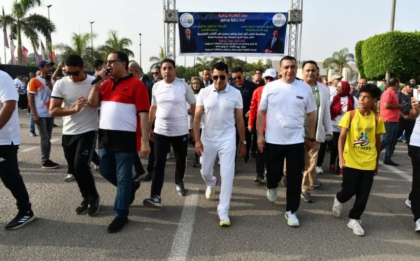 وزير الشباب يطلق 