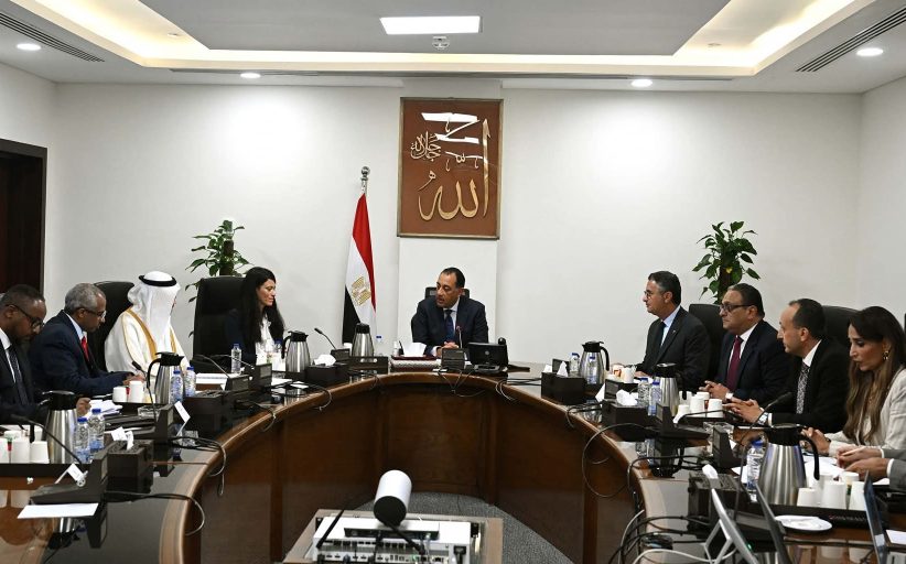 رئيس الوزراء يجتمع مع الرئيس التنفيذي للمؤسسة الدولية الإسلامية لتمويل التجارة