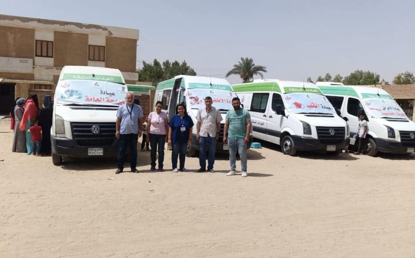 الصحة بالمنيا تنظم قافلة طبية في قرية الهمة بمطاي مجانًا