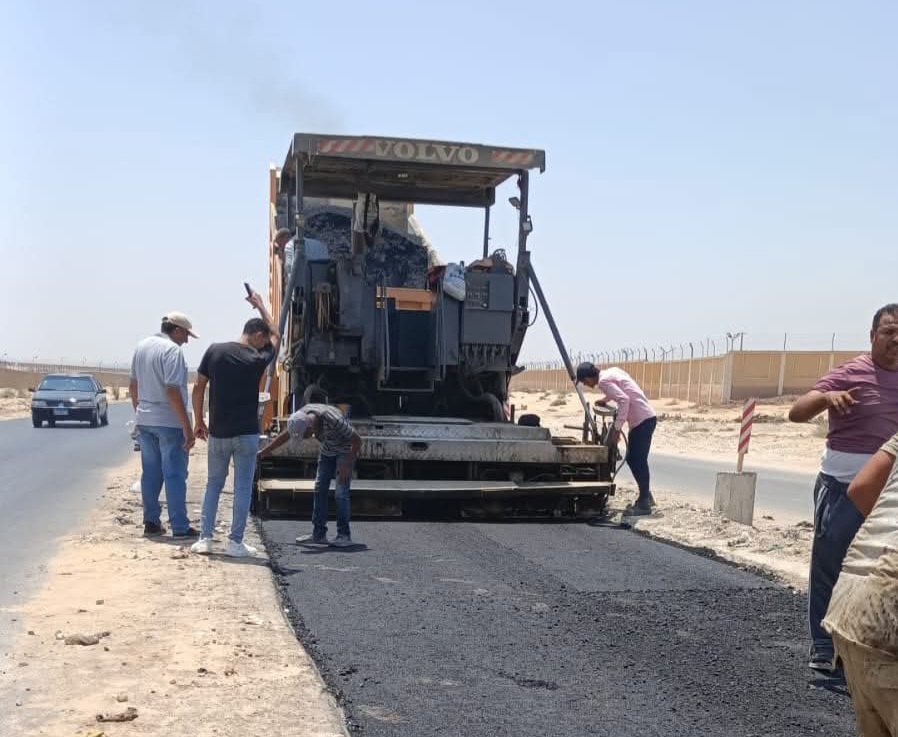 محافظ القليوبية يتابع أعمال رصف طريق الخانكة - السلام