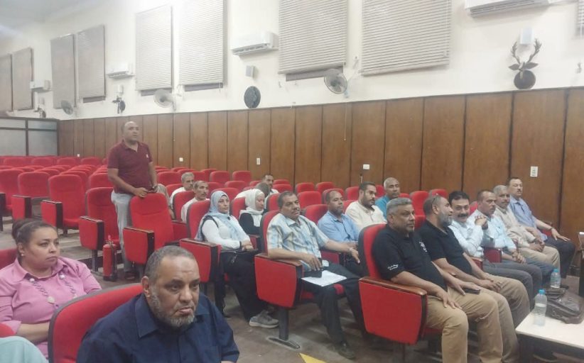 محافظ أسيوط يوجه باستعداد المدارس الفنية للعام الدراسي الجديد