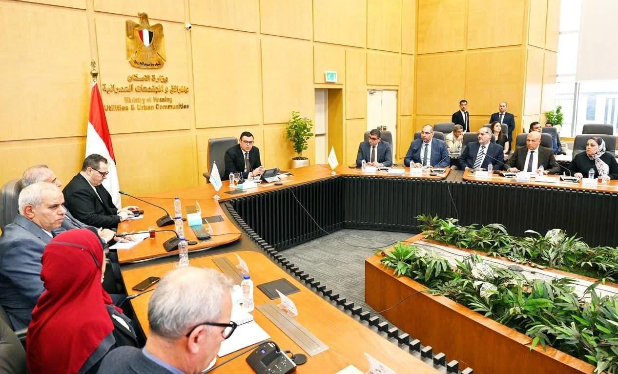 وزير الإسكان يوجه بضرورة وضع خطط لسرعة انهاء ملف التقنين في المدن والمتابعة بكل دقة وحزم
