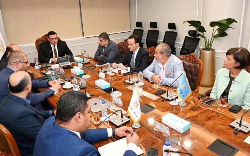 وزير الإسكان يتابعة الموقف التنفيذي لمشروع حدائق تلال الفسطاط