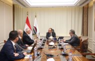 وزير قطاع الأعمال العام يلتقي وفدًا من شركة 